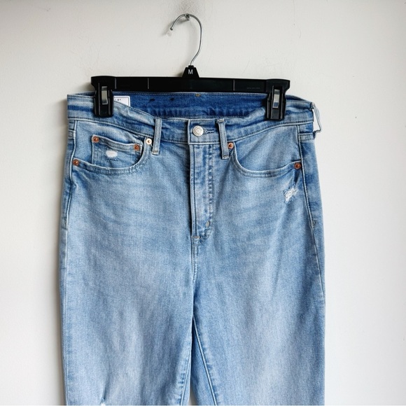 GAP 70's Flare High Rise Jeans in Light Destroy 8 - Picture 3 of 7